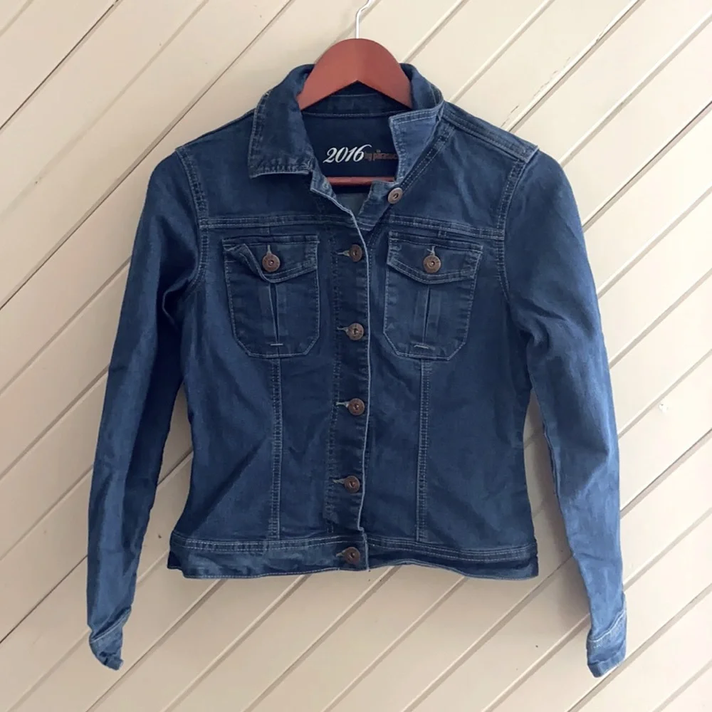 Jean jacket - Picture 1 of 1